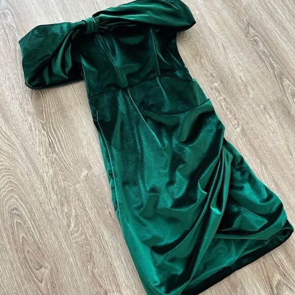 Club L London Green Ruched Off-Shoulder Cocktail Gown - Picture 3 of 11